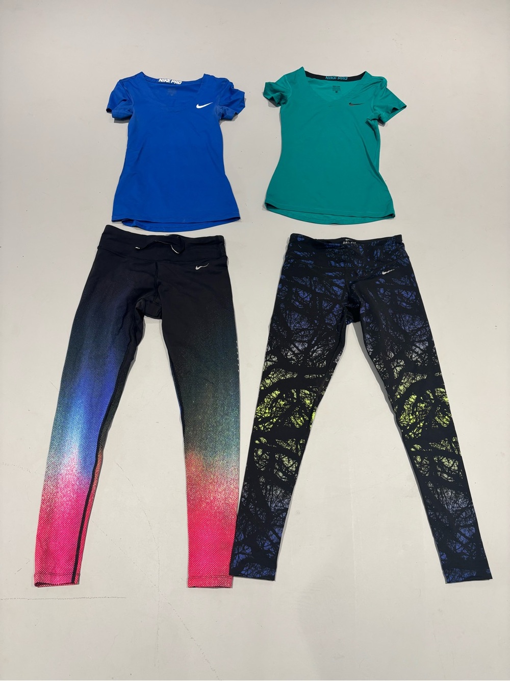 Outfit Bundle Nike Blue & Teal Active Tops with Printed Leggings Set